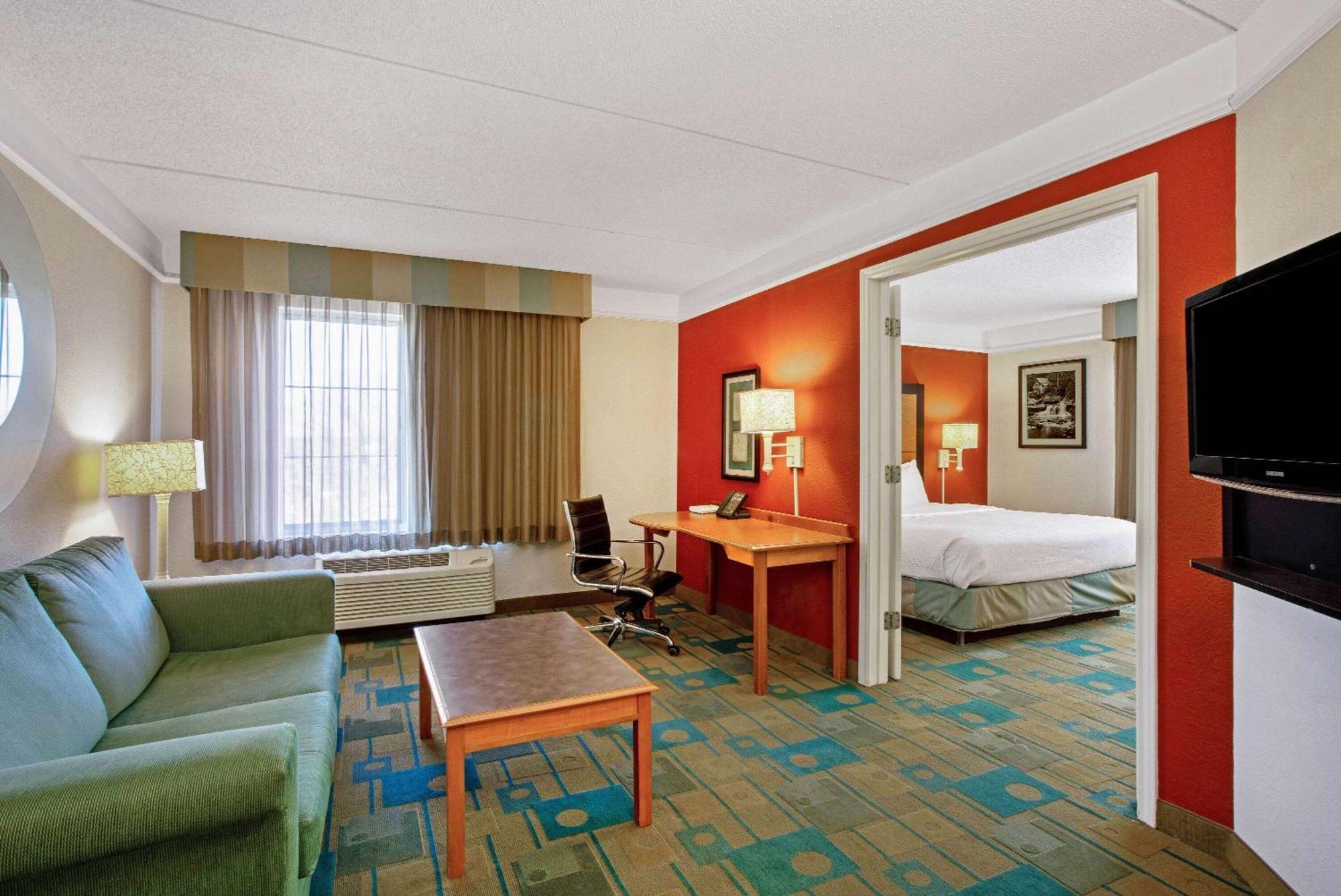 La Quinta By Wyndham Winston-Salem Hotell Exteriör bild
